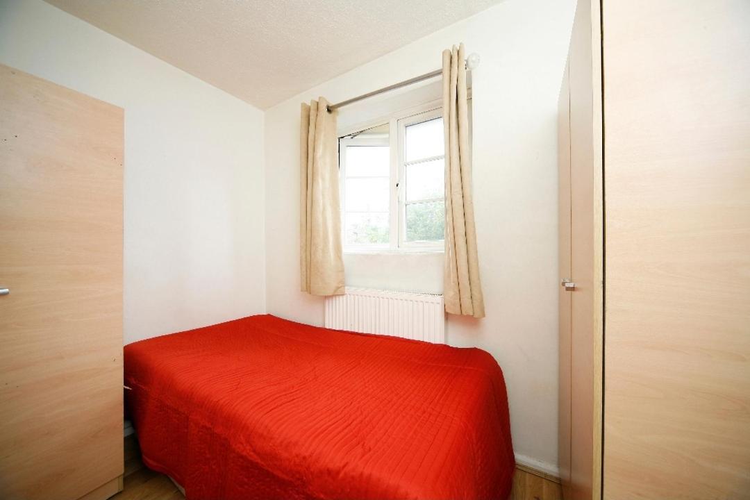 London Smart Comfy Single Hotel Exterior photo